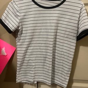 Cute little shirt.Dosent fit me anymore but isn’t brand new.Wore a couple times